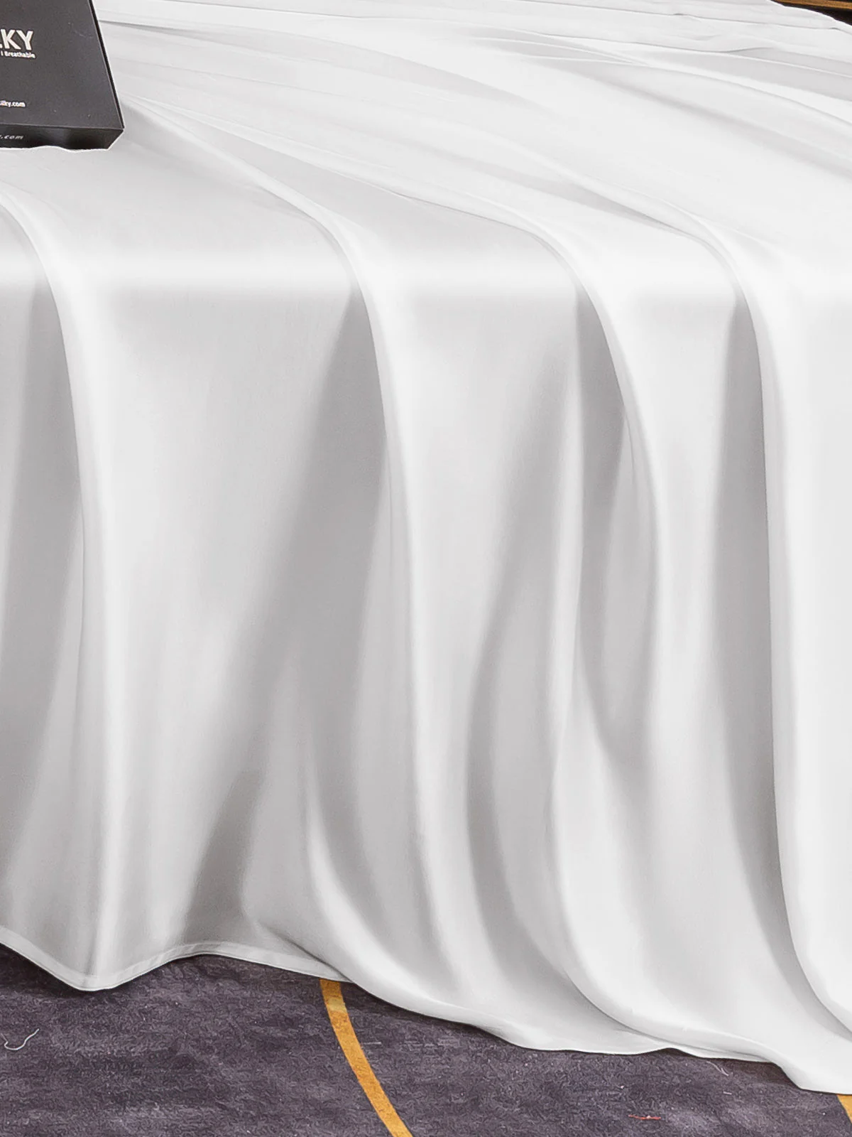19Momme Mulberry Silk Seamless Flat Sheet - Image 7