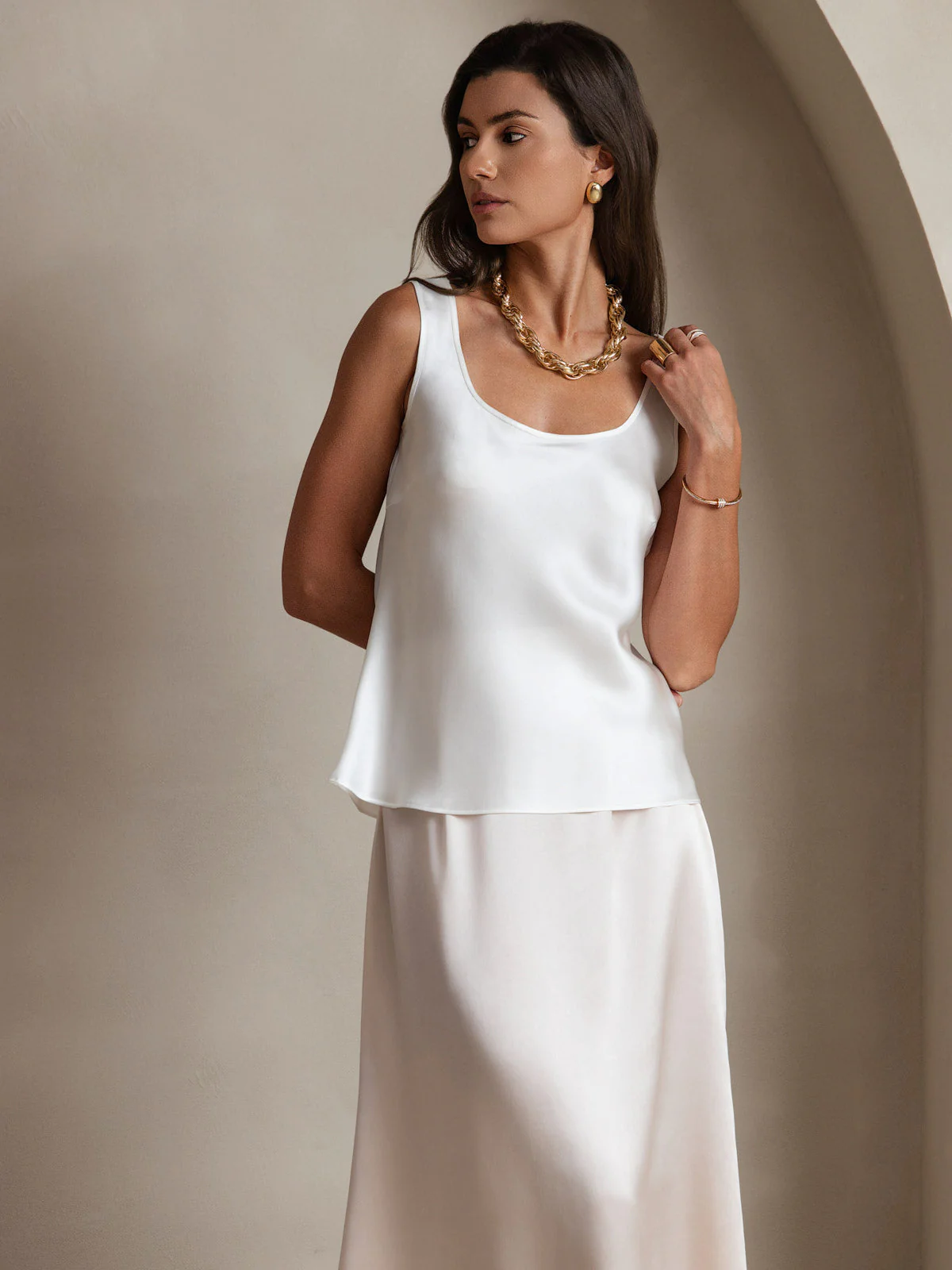 19Momme Silk Sleeveless U Neck Women's Tank Top - Image 3