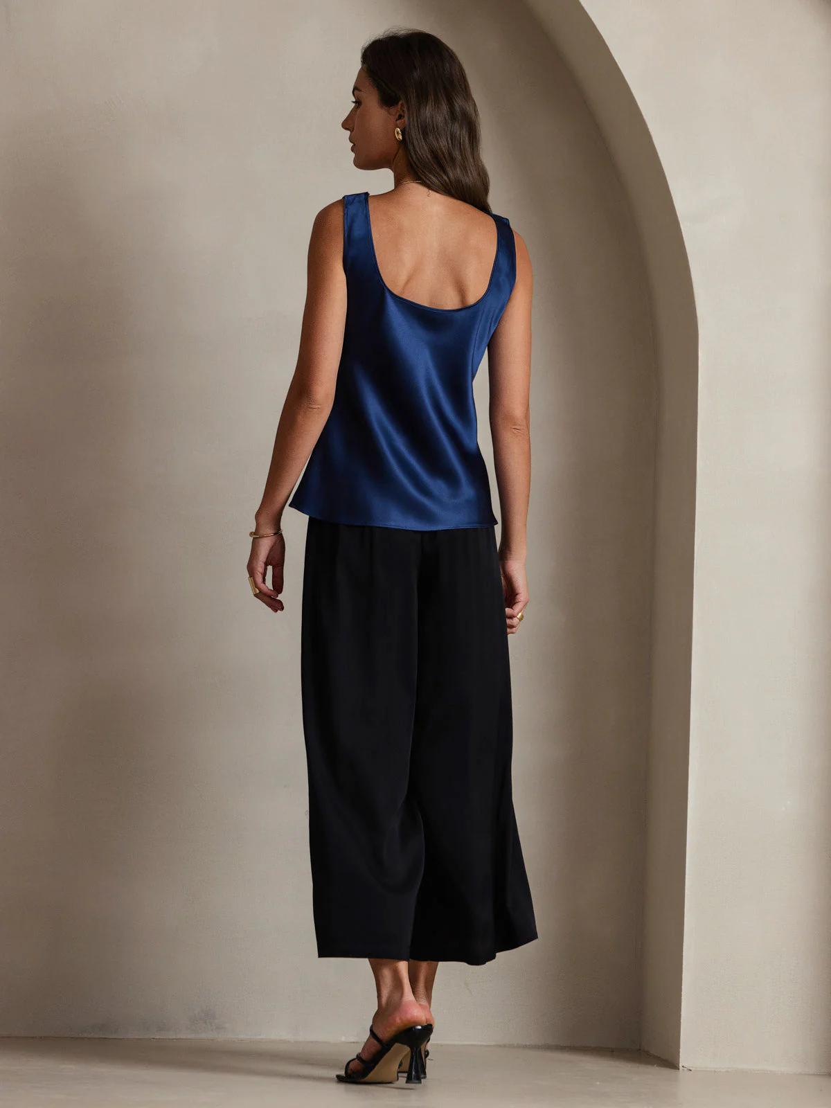 19Momme Silk Sleeveless U Neck Women's Tank Top - Image 71