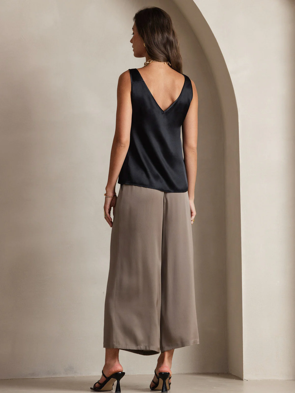 19Momme Silk Sleeveless V Neck Women's Tank Top with V Back Design - Image 10