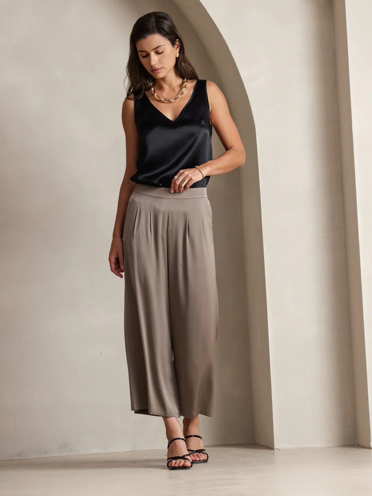 19Momme Silk Sleeveless V Neck Women's Tank Top with V Back Design - Image 18