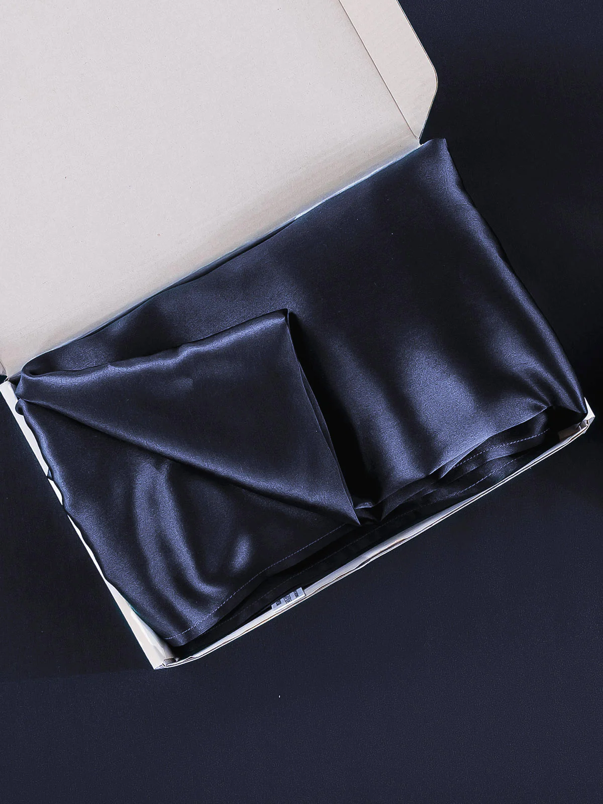 30Momme Luxurious 100% Silk Pillowcase - Hidden Zipper - Image 19