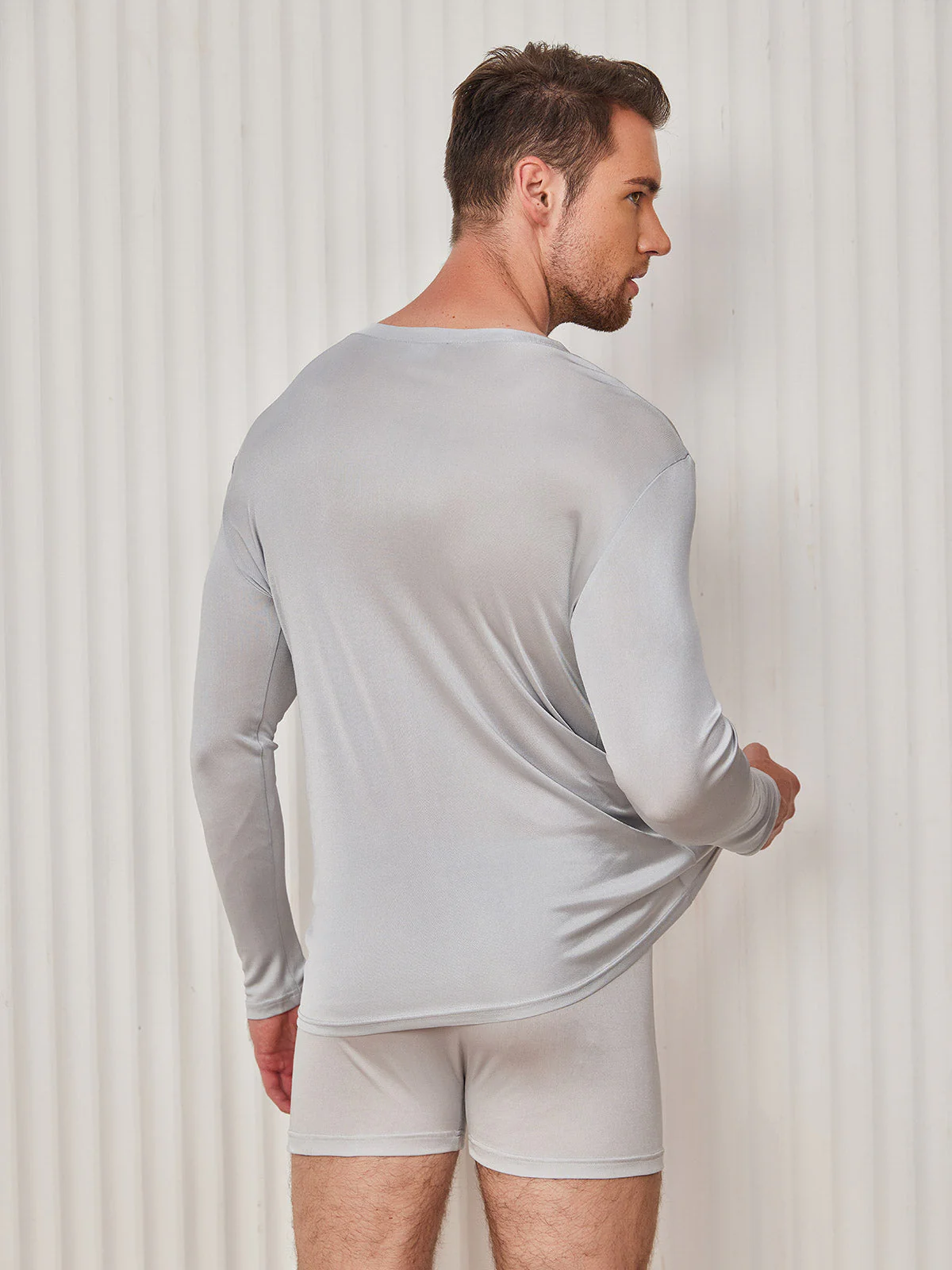 Mens V-Neck Long Sleeve Silk Knitted Tee - Image 12
