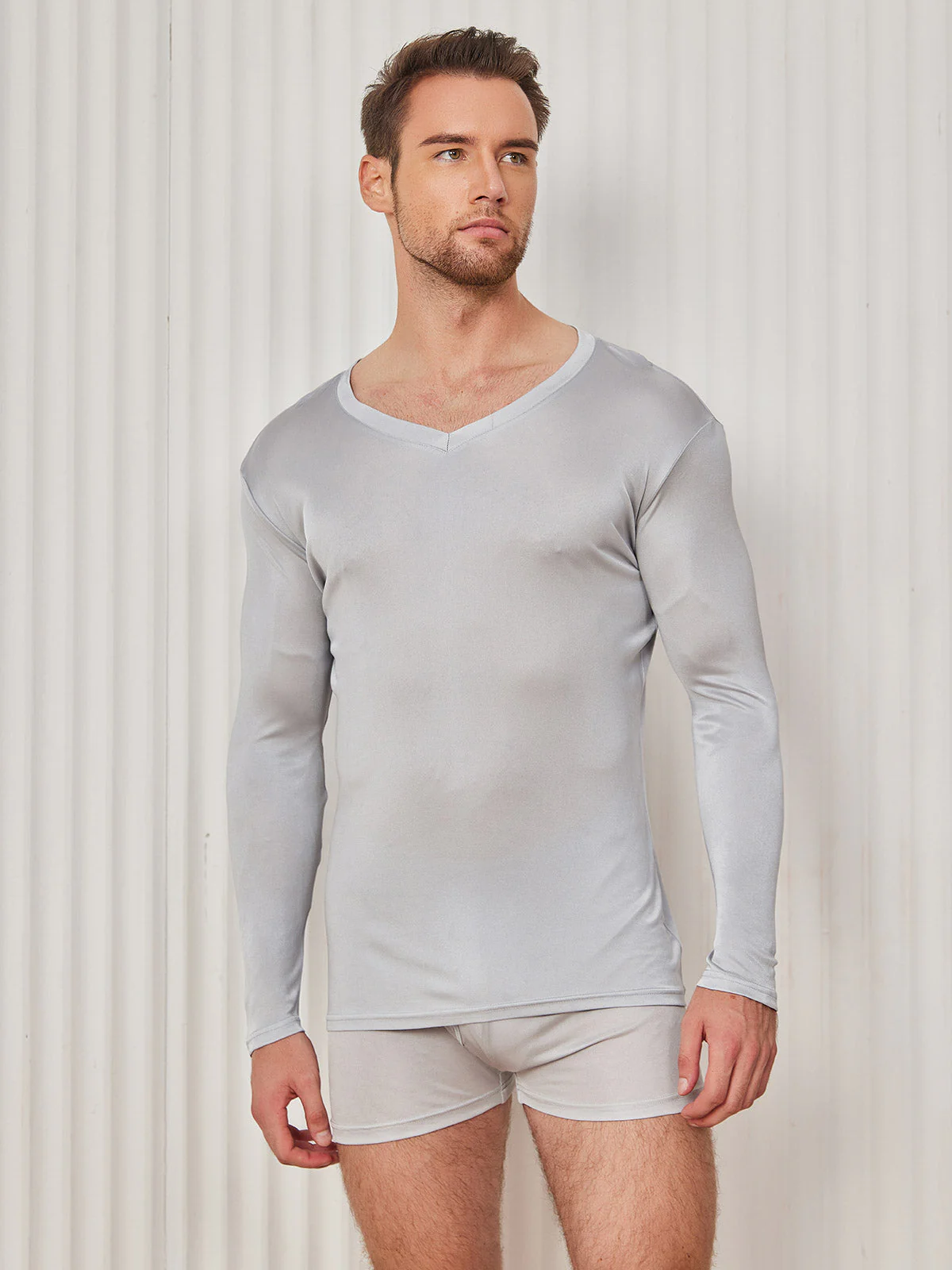 Mens V-Neck Long Sleeve Silk Knitted Tee - Image 14