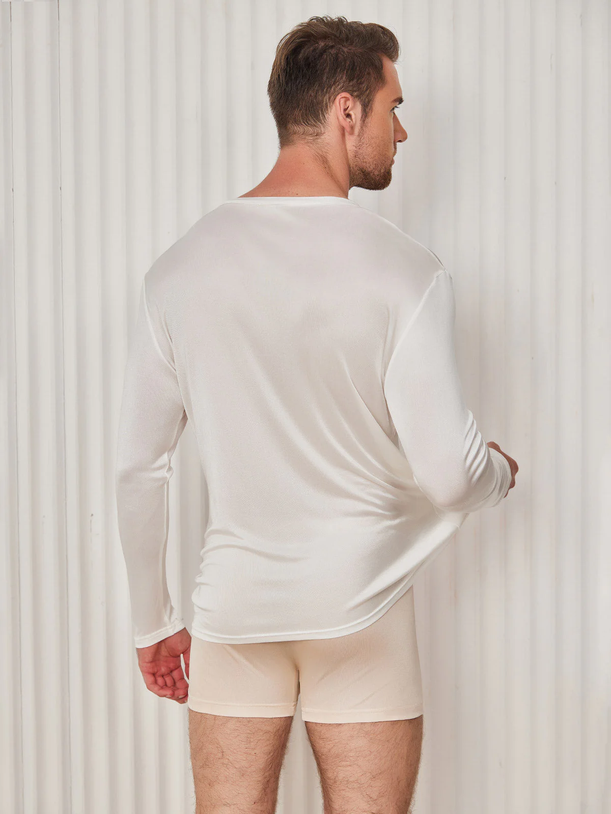 Mens V-Neck Long Sleeve Silk Knitted Tee - Image 16