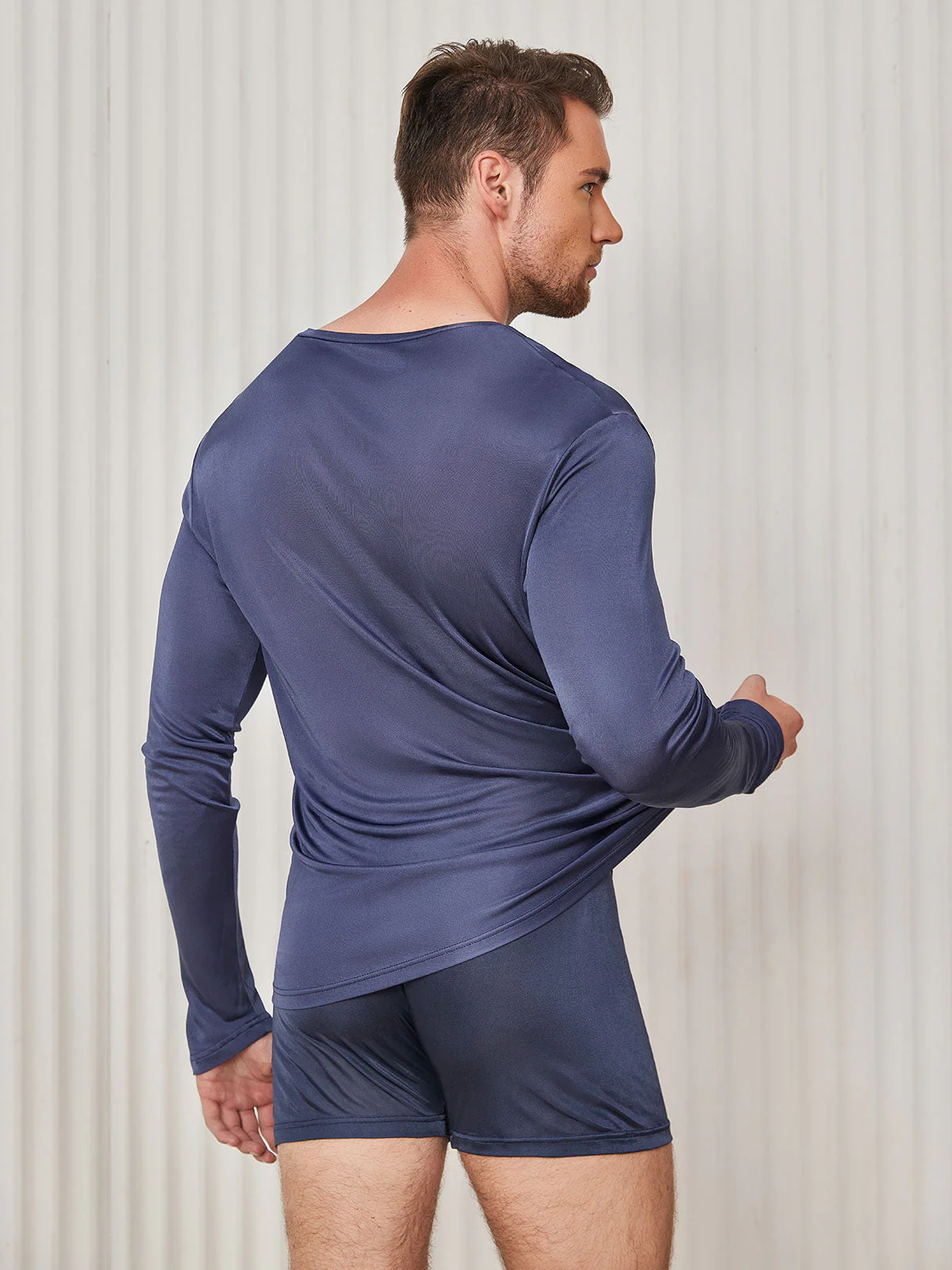 Mens V-Neck Long Sleeve Silk Knitted Tee - Image 7