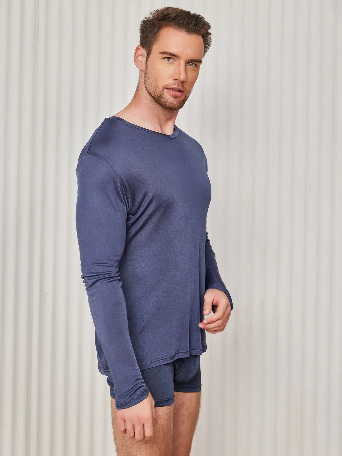 Mens V-Neck Long Sleeve Silk Knitted Tee - Image 9