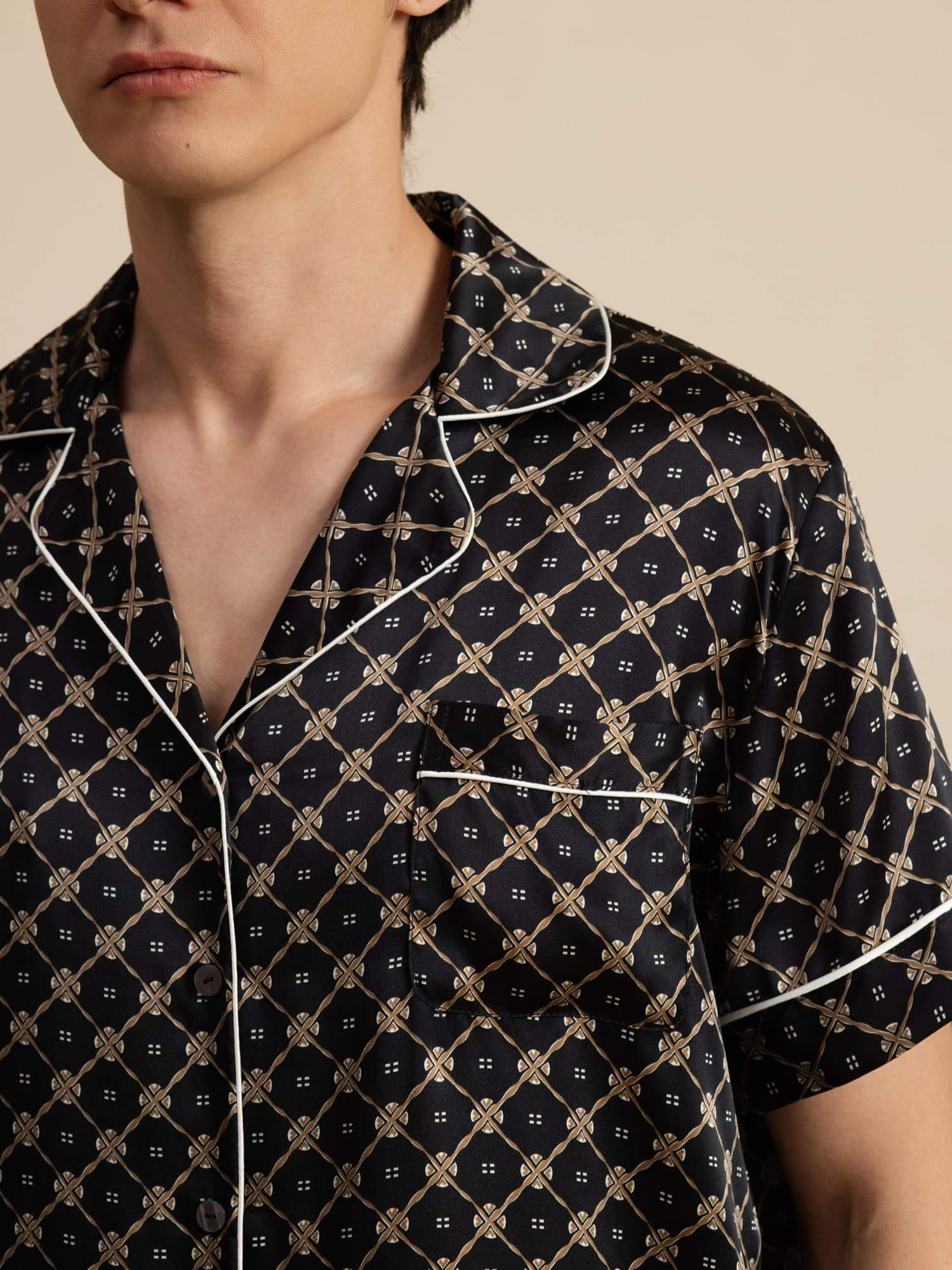 Pure Silk Short Sleeve Notch Collar Men's Chain Print Pajamas Set with Shorts - Image 11