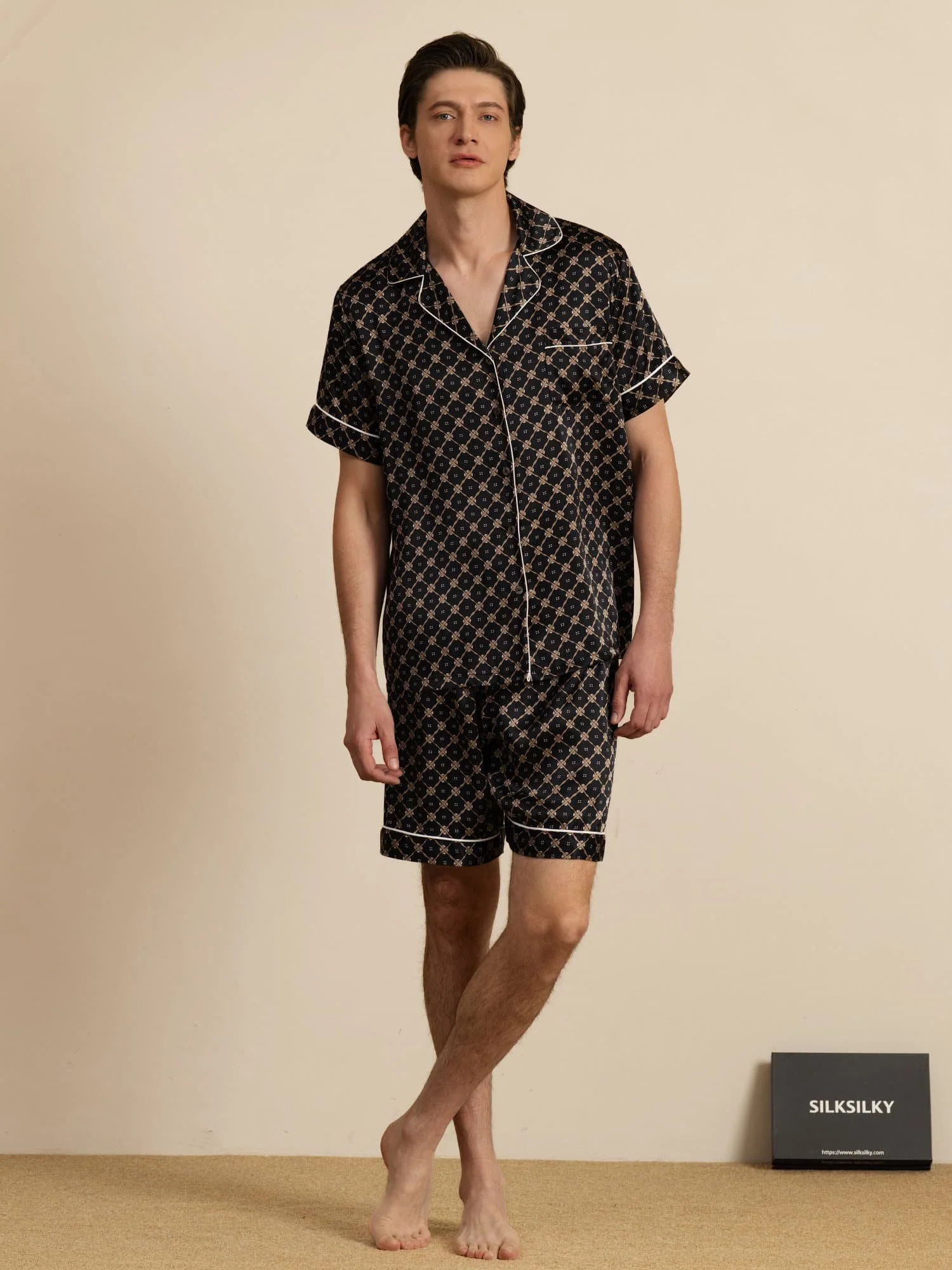 Pure Silk Short Sleeve Notch Collar Men's Chain Print Pajamas Set with Shorts - Image 13