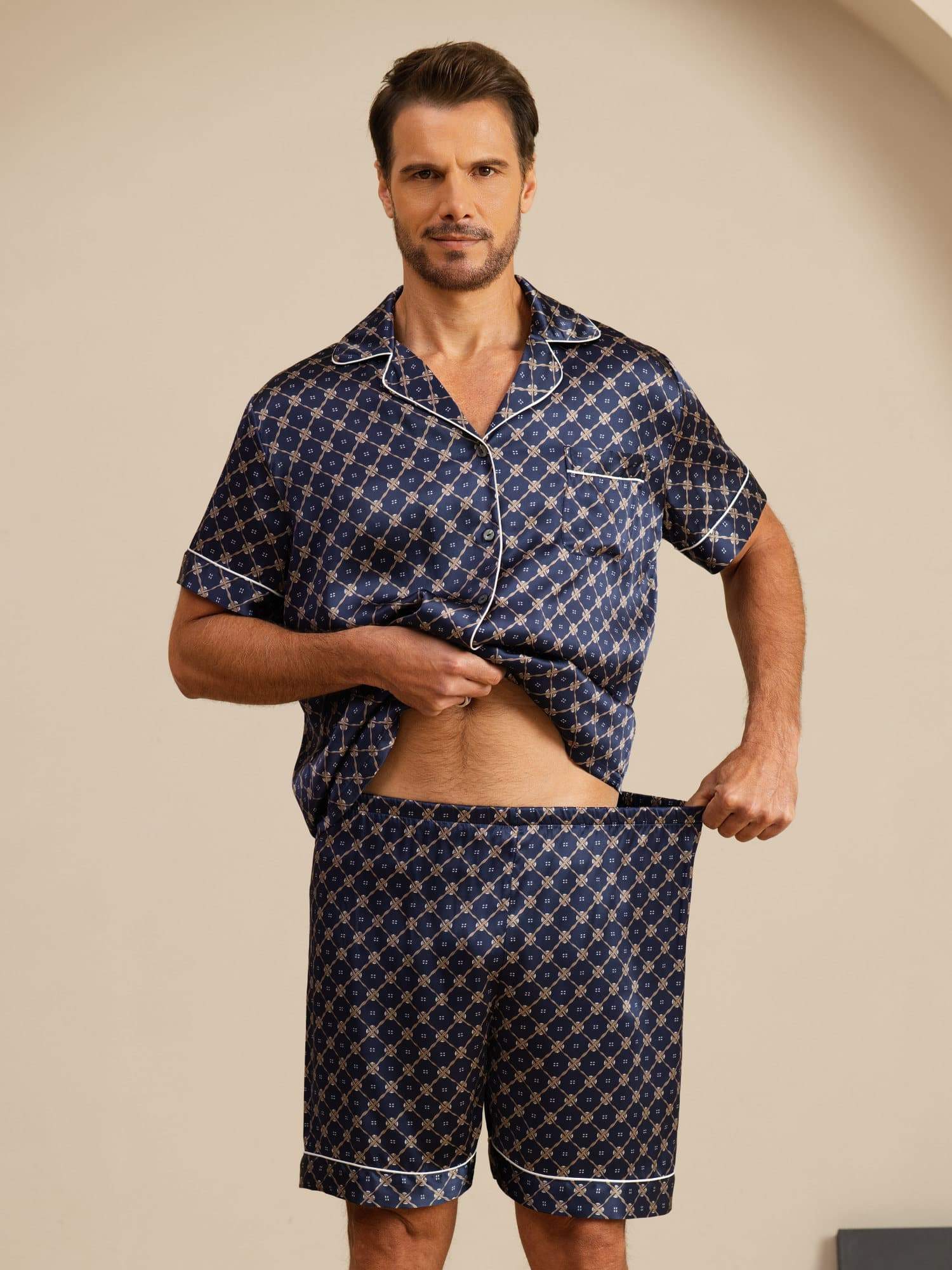 Pure Silk Short Sleeve Notch Collar Men's Chain Print Pajamas Set with Shorts - Image 4