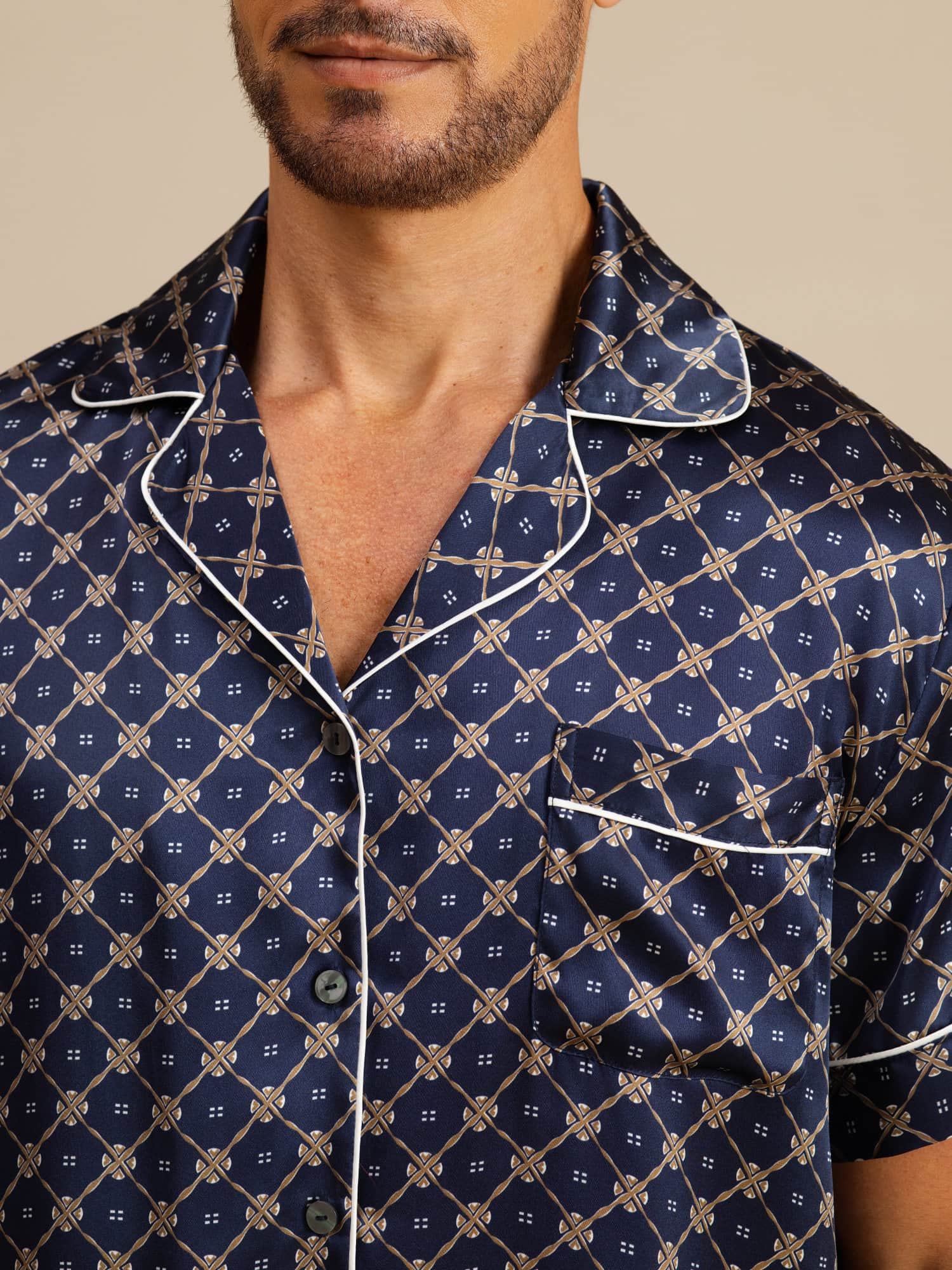 Pure Silk Short Sleeve Notch Collar Men's Chain Print Pajamas Set with Shorts - Image 6