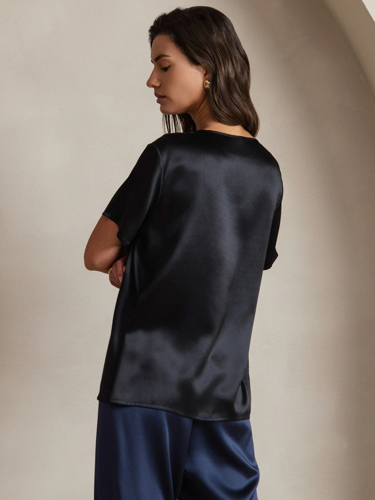 Women's Pure Silk Short Sleeve Round Neck T-Shirt - Image 15