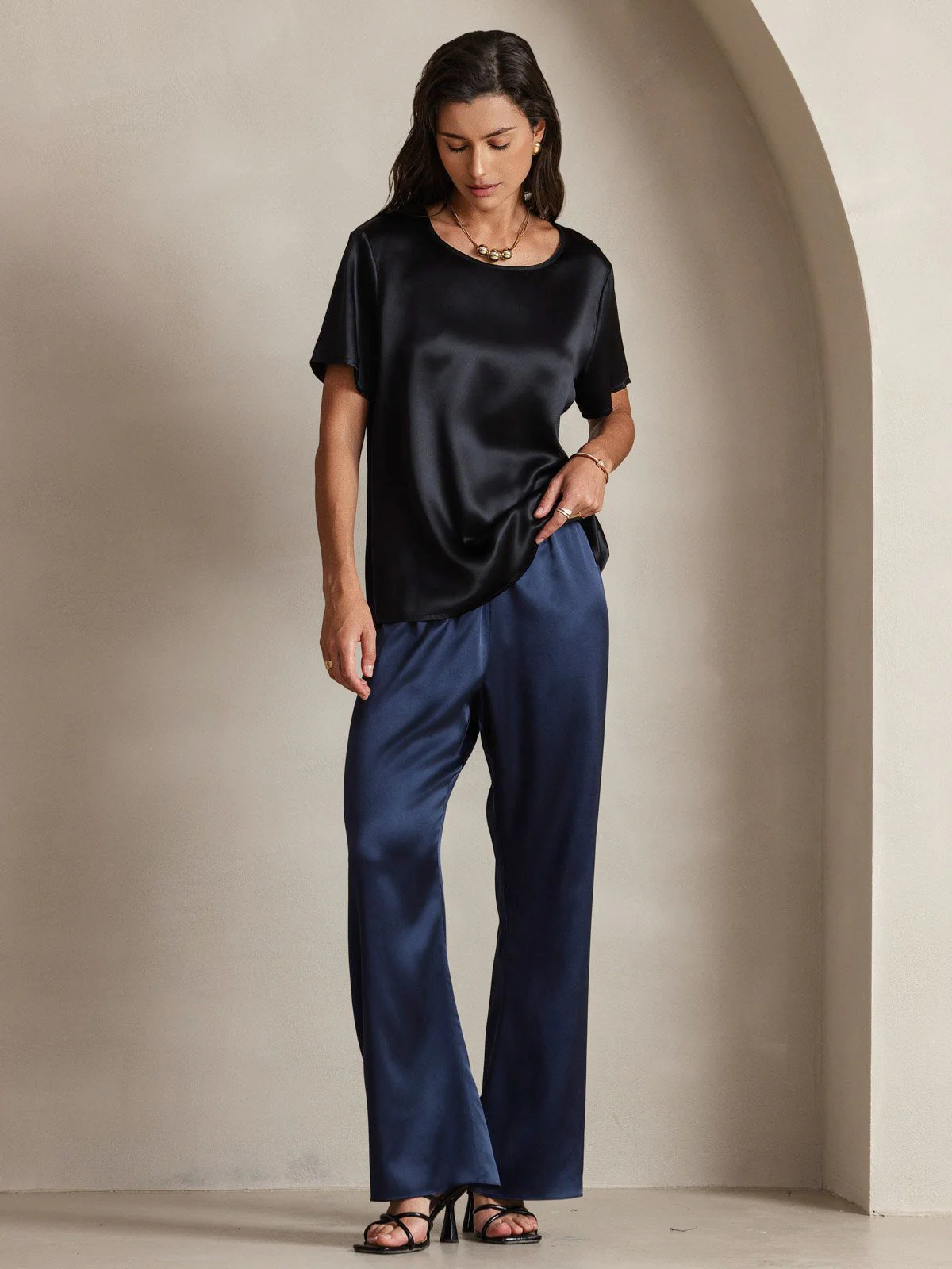 Women's Pure Silk Short Sleeve Round Neck T-Shirt - Image 19