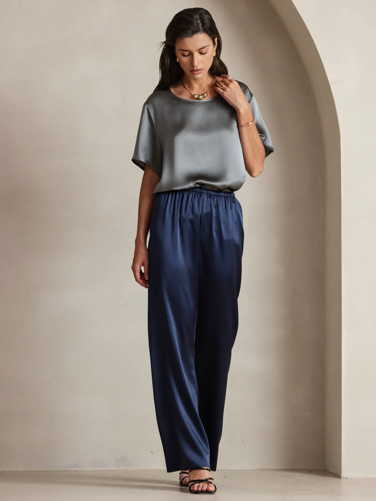 Women's Pure Silk Short Sleeve Round Neck T-Shirt - Image 7