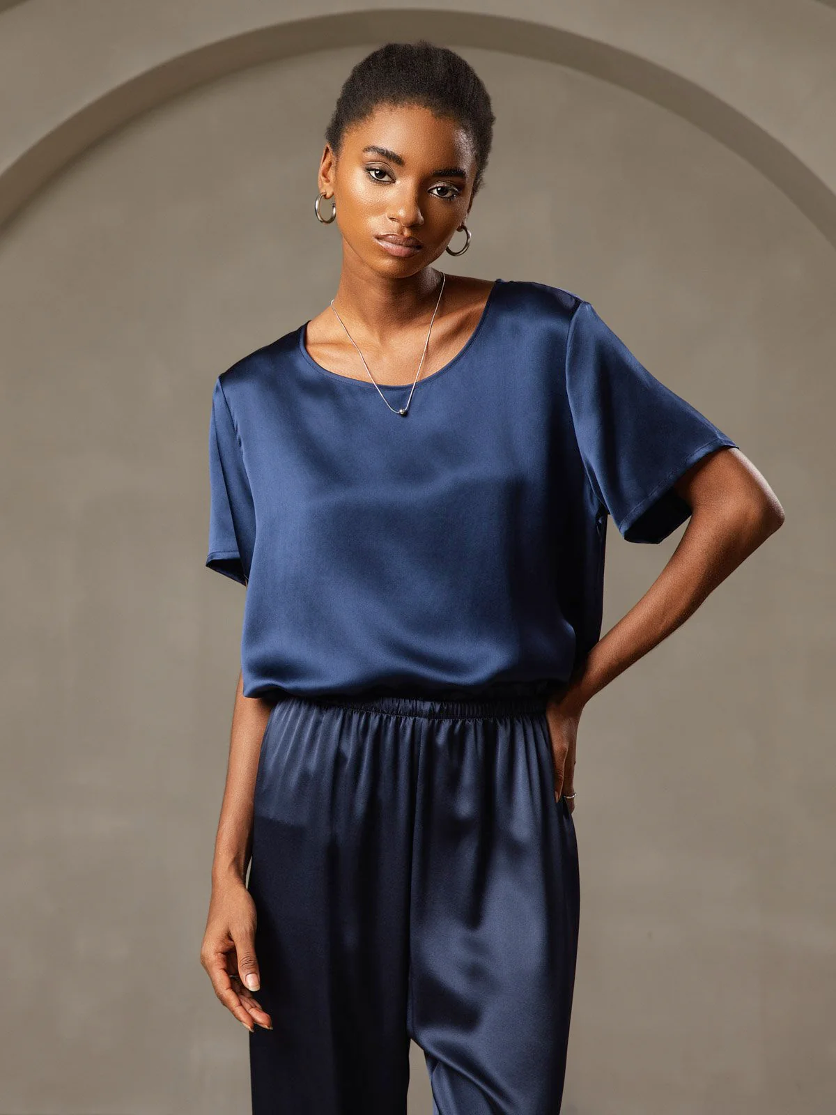Women's Pure Silk Short Sleeve Round Neck T-Shirt - Image 8