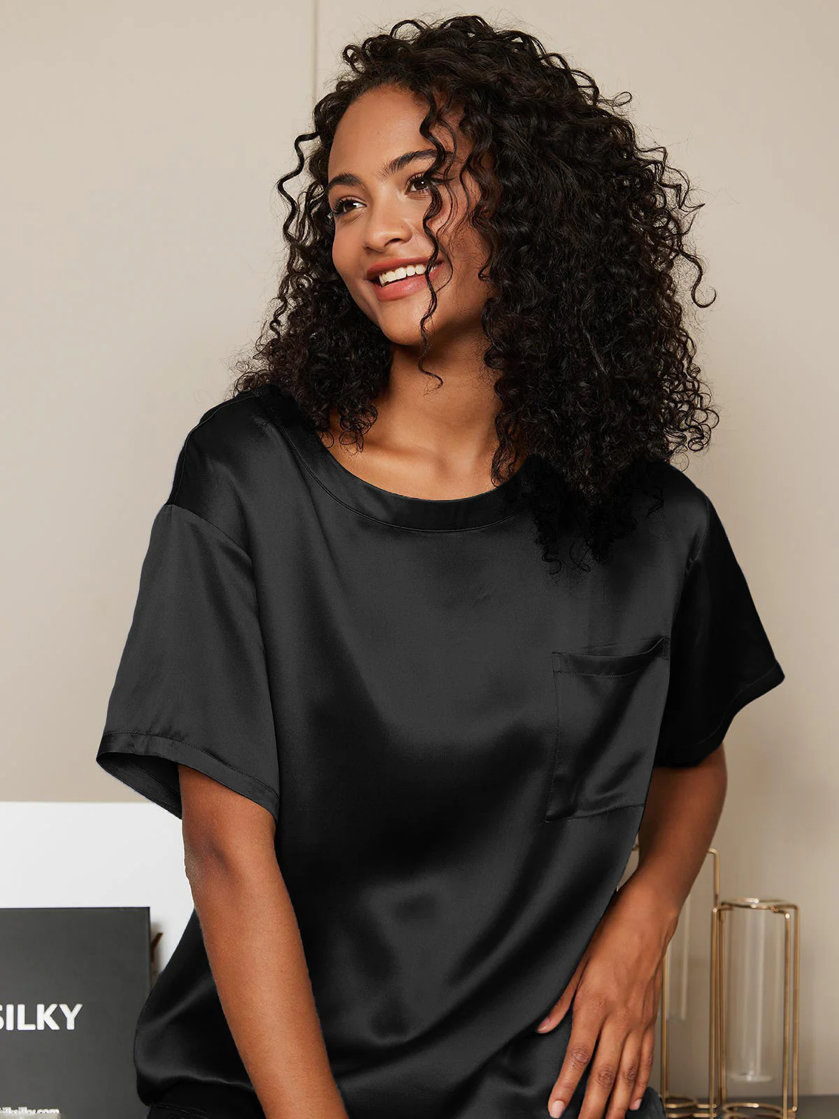 Pure Silk Short Sleeve Round Neck Women's Pajamas Set - Image 16