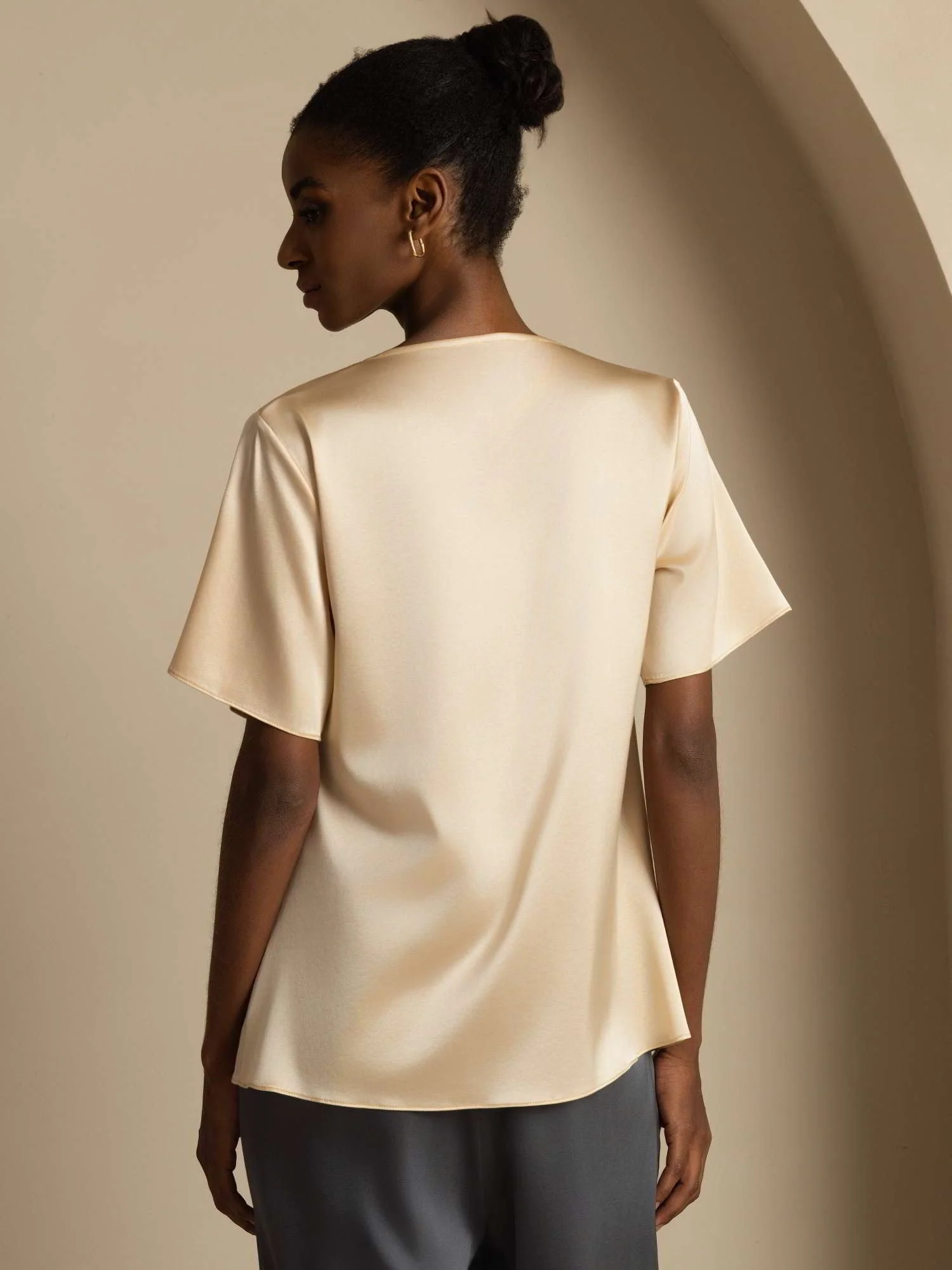 19Momme Women's Silk Short Sleeve Cowl Neck T-Shirt - Image 14