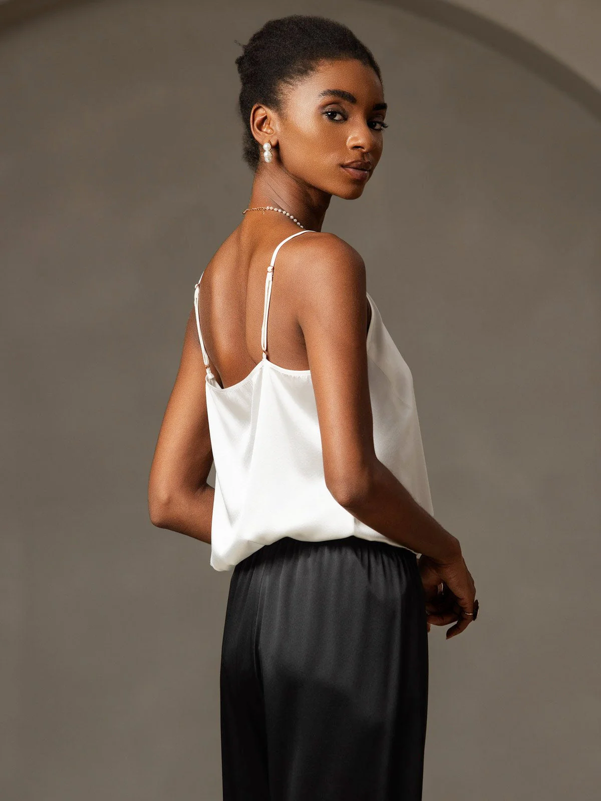 19Momme Silk Spaghetti Strap Round Neck Camisoles - Image 4