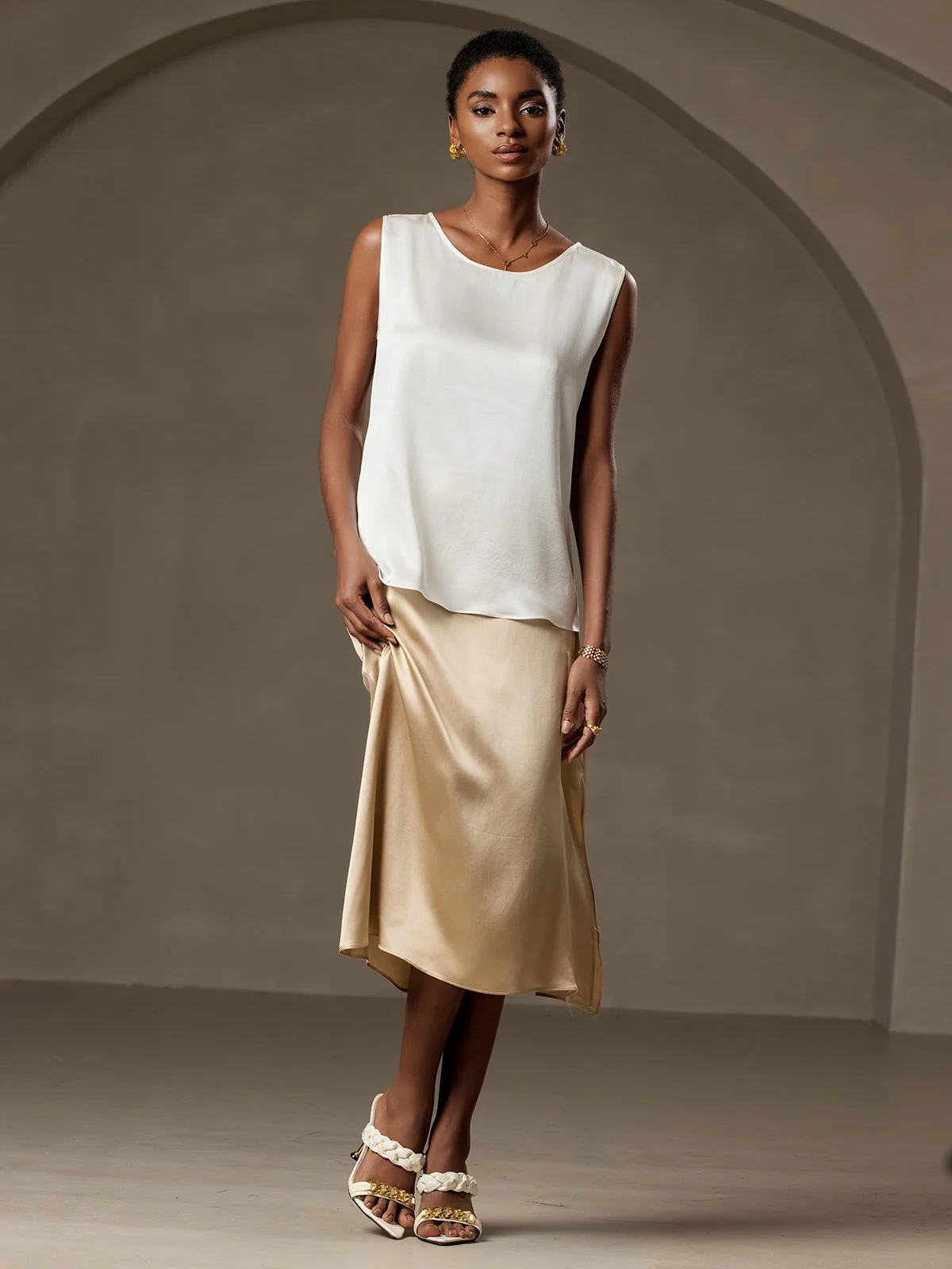 19Momme Silk Sleeveless Round Neck Women's Tank Top - Image 10