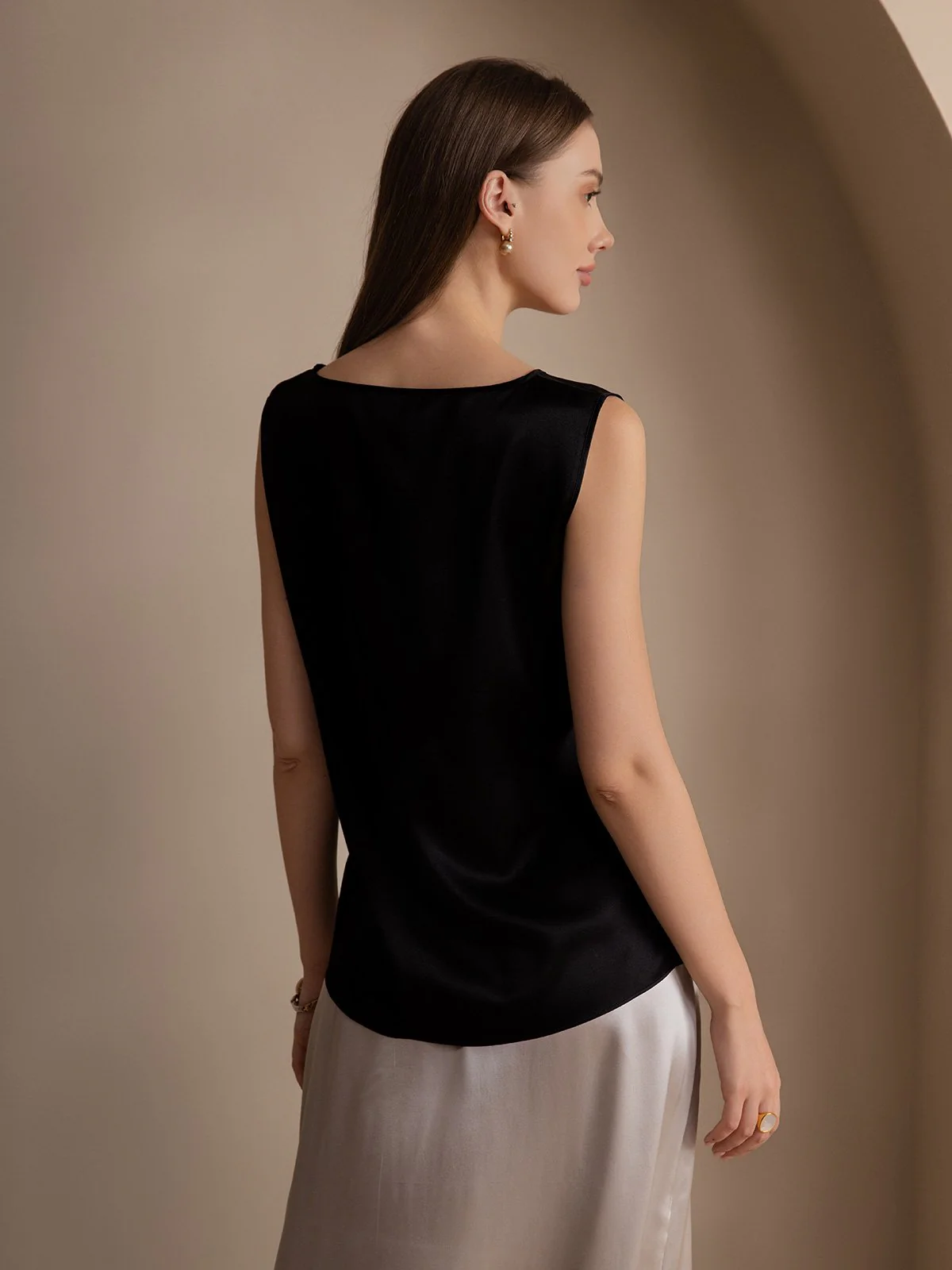 19Momme Silk Sleeveless Round Neck Women's Tank Top - Image 13