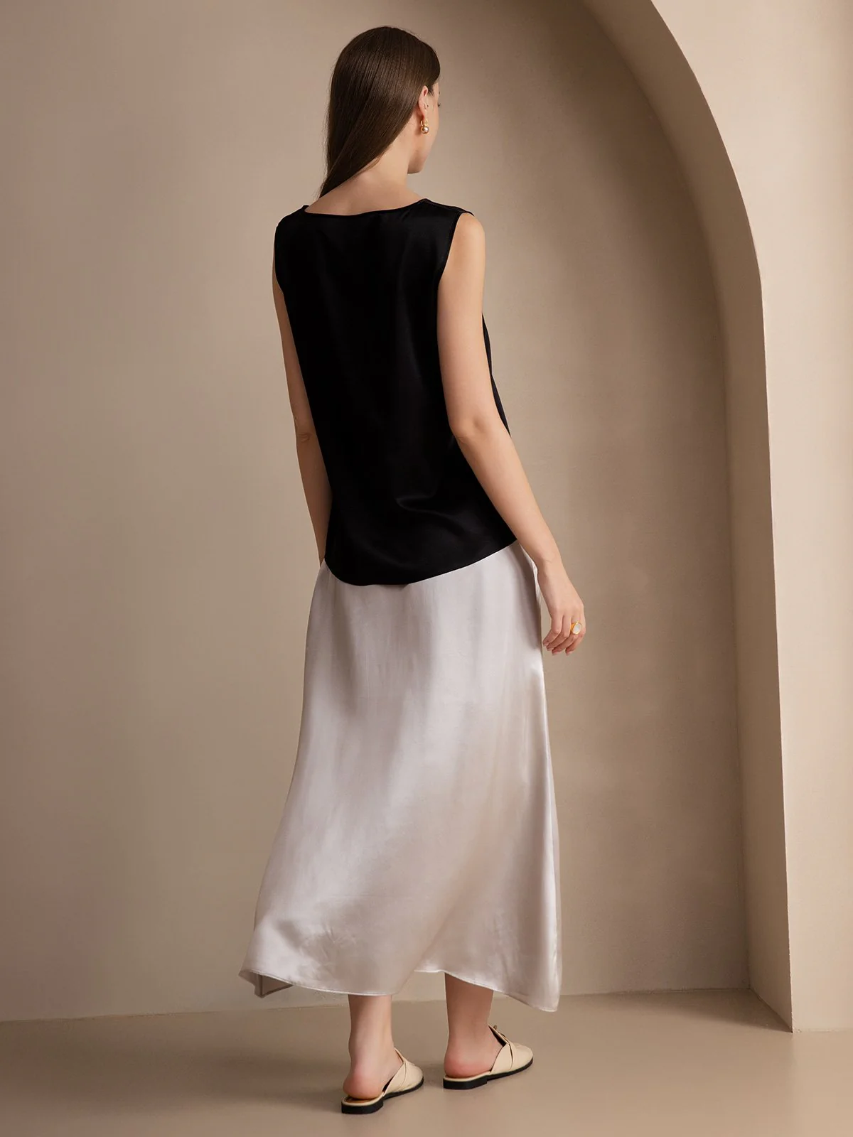 19Momme Silk Sleeveless Round Neck Women's Tank Top - Image 15