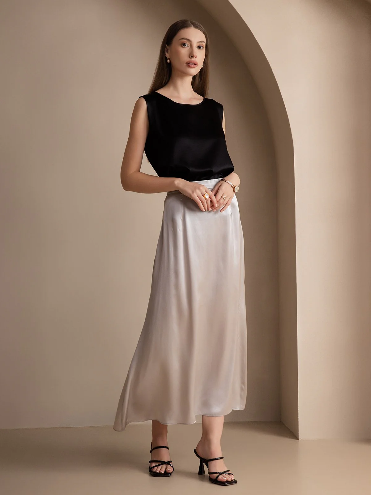 19Momme Silk Sleeveless Round Neck Women's Tank Top - Image 18