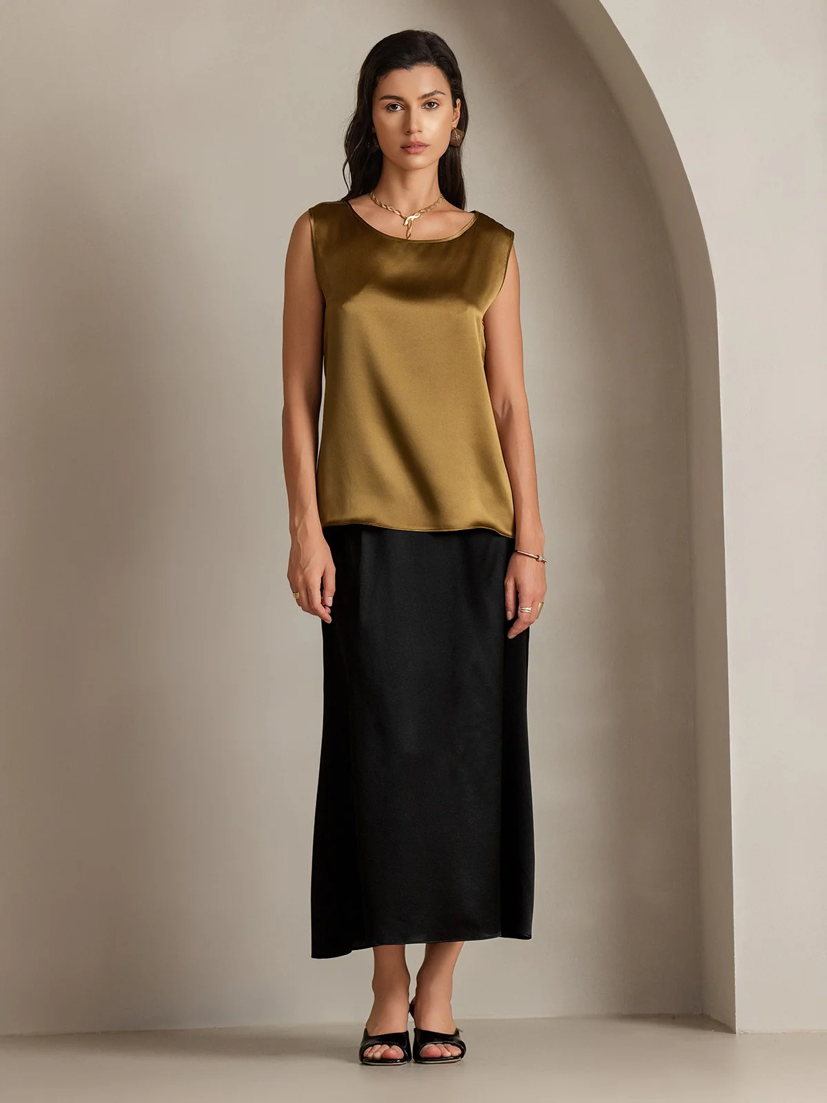 19Momme Silk Sleeveless Round Neck Women's Tank Top - Image 55