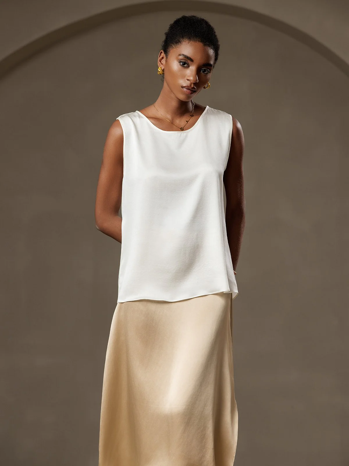 19Momme Silk Sleeveless Round Neck Women's Tank Top - Image 6