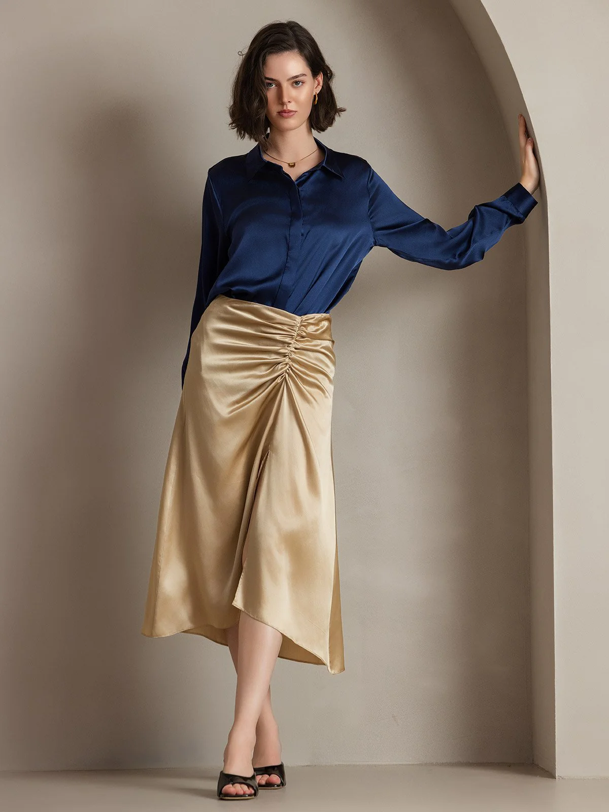 Silk Pleated High Slit Skirt - Image 10