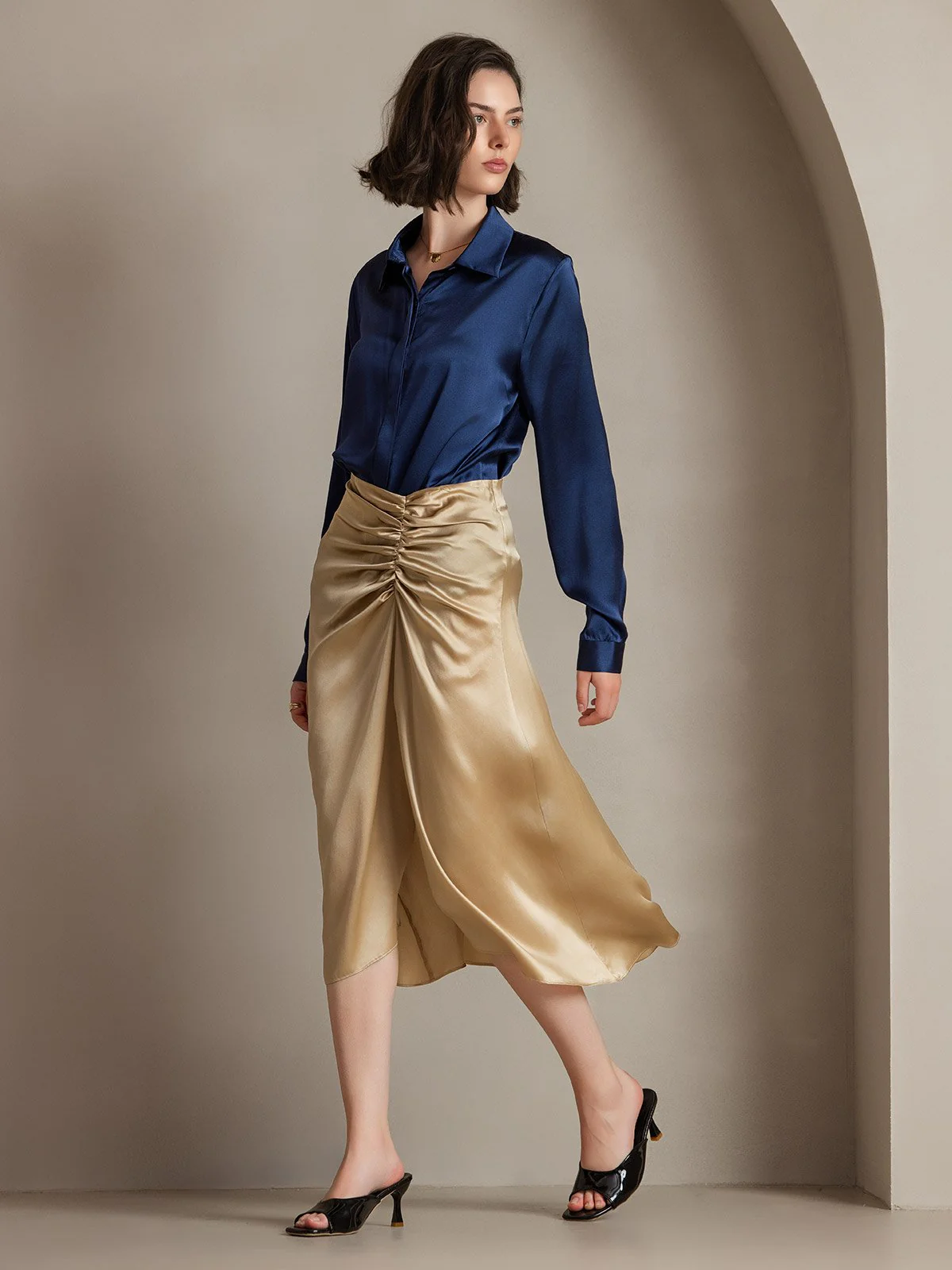 Silk Pleated High Slit Skirt - Image 13