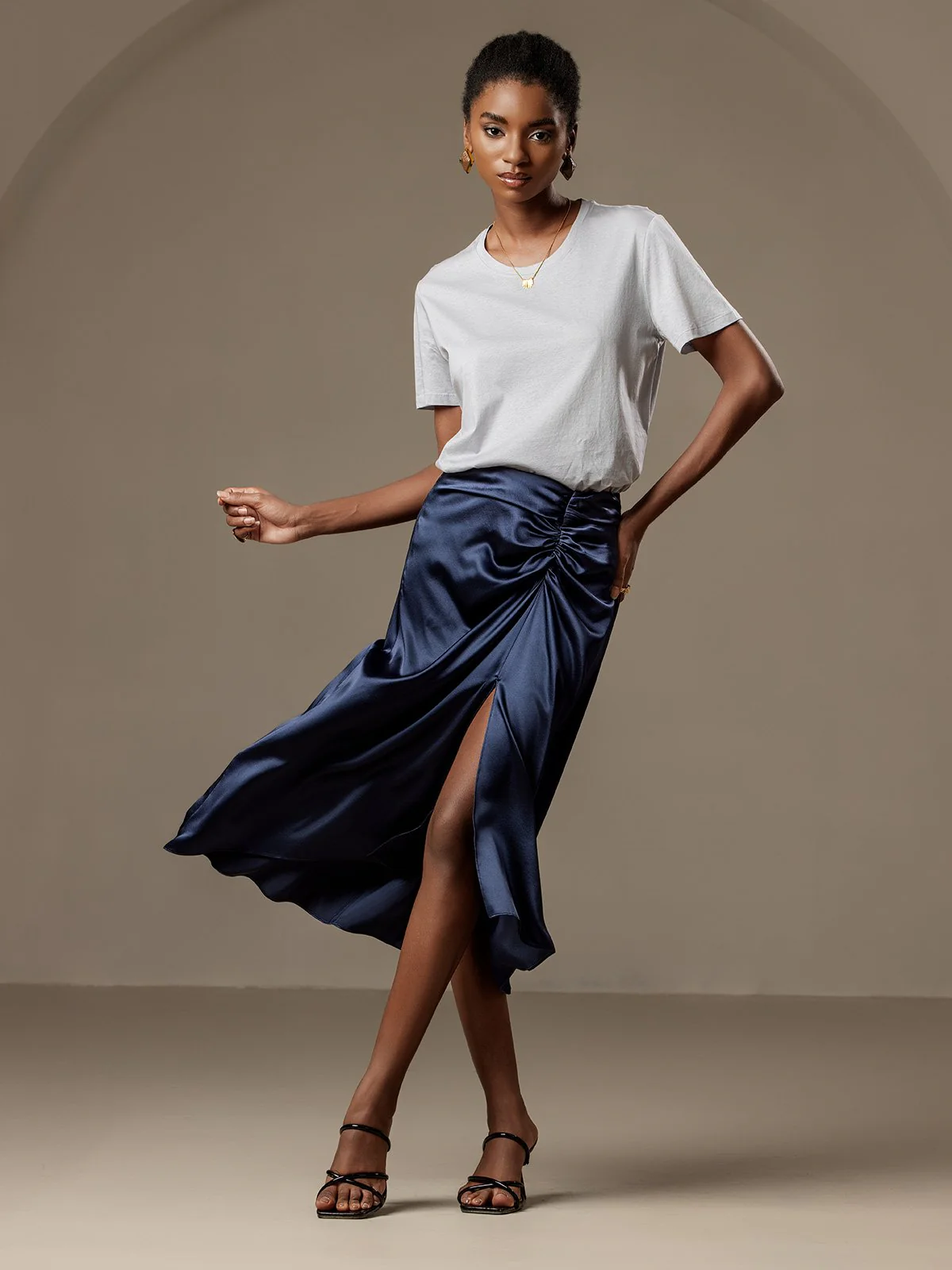 Silk Pleated High Slit Skirt - Image 4
