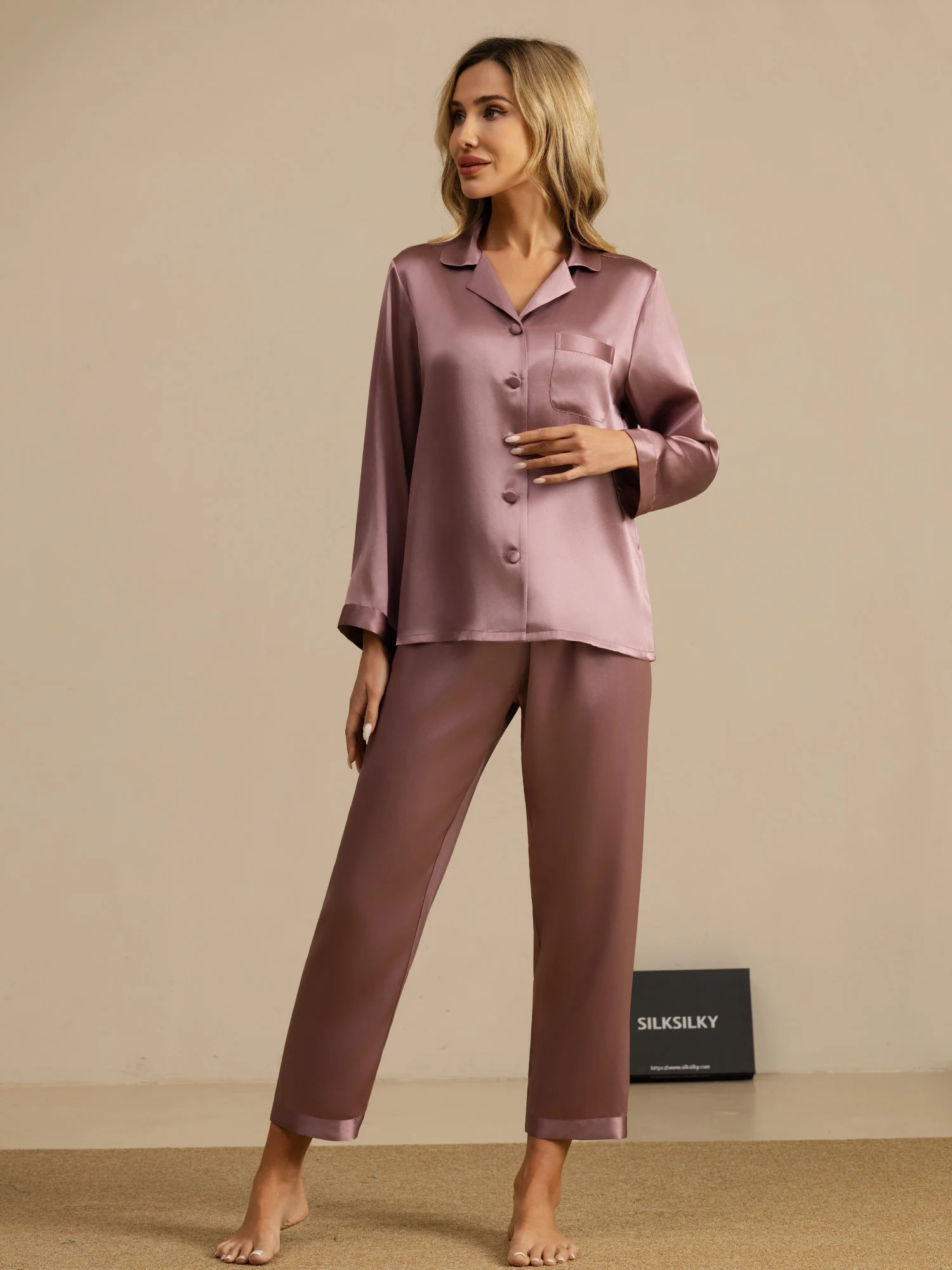 Pure Silk Long Sleeve Women's Pajamas Set - Image 45