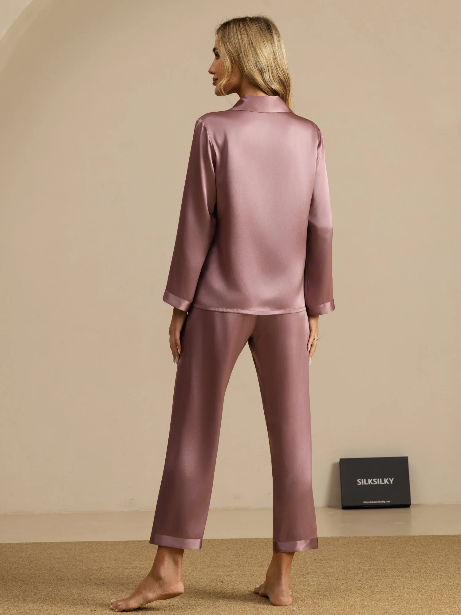Pure Silk Long Sleeve Women's Pajamas Set - Image 46