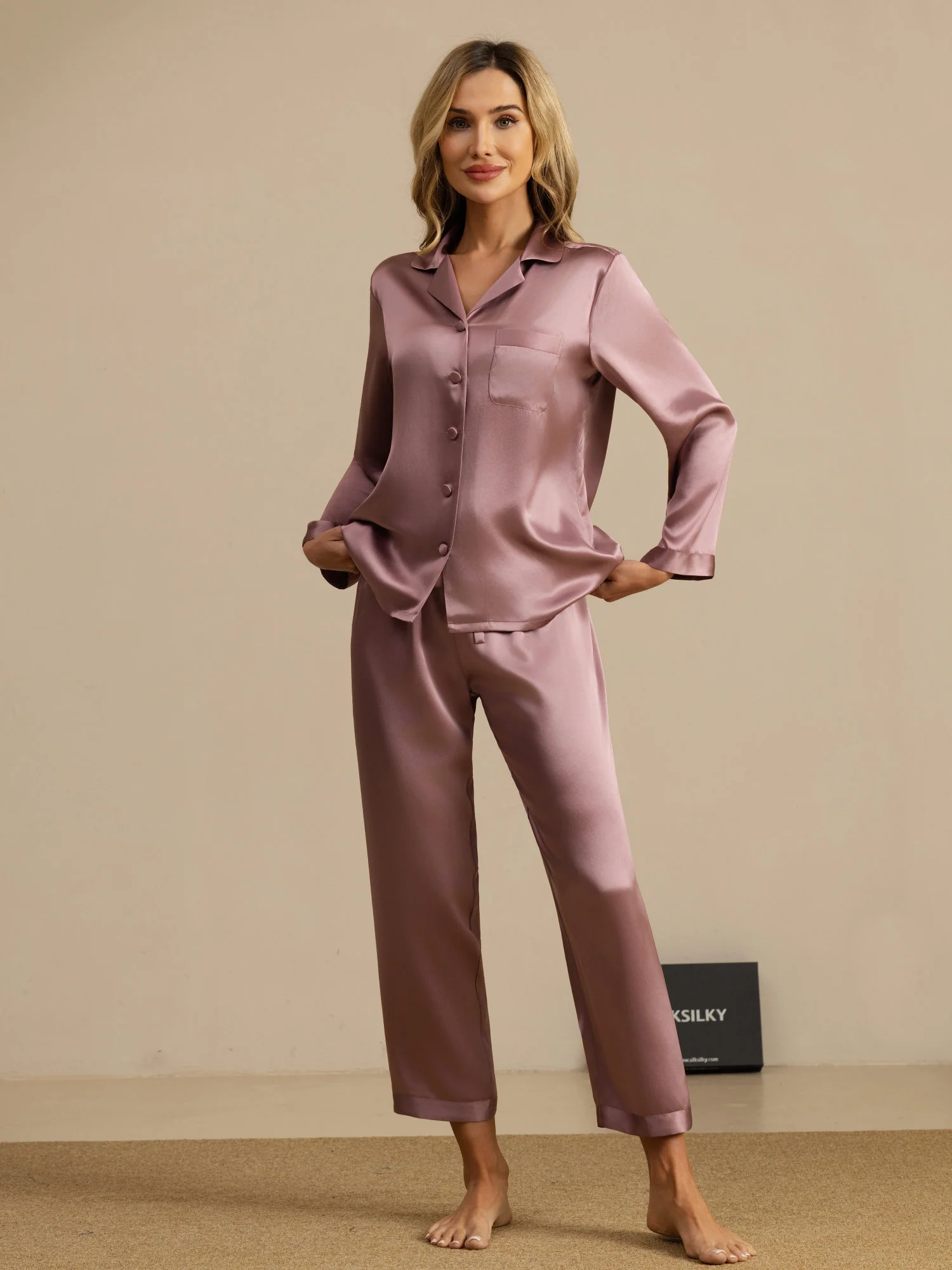 Pure Silk Long Sleeve Women's Pajamas Set - Image 51