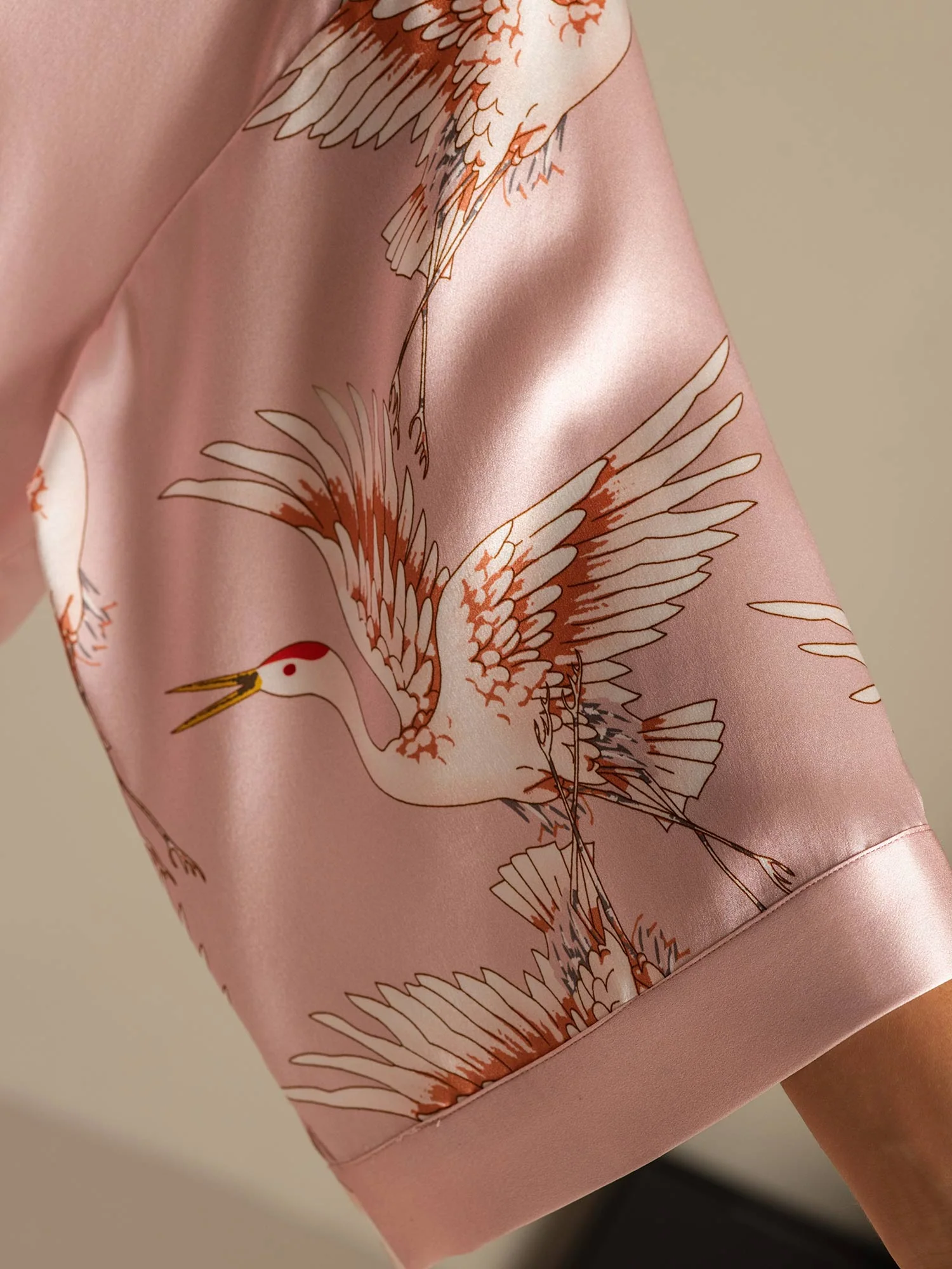 19Momme Pure Silk Crane Print 3/4 Sleeve Short Women's Kimono Robe with Wrap Design - Image 4